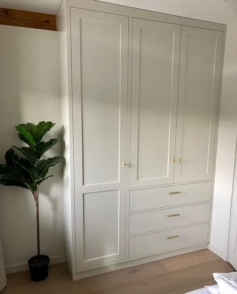 Bilde av garderobe, garderobeskap