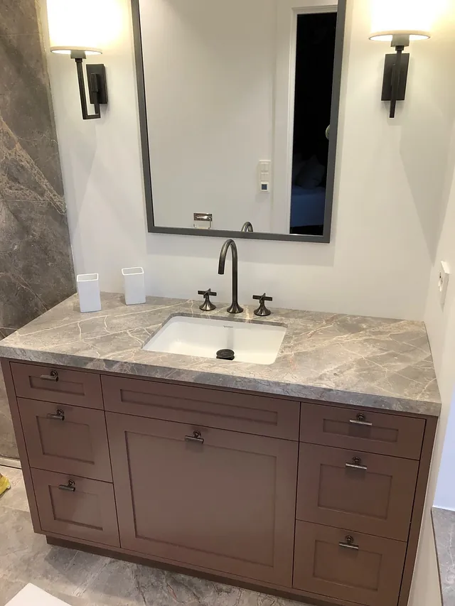 Bilde av interiør på bad