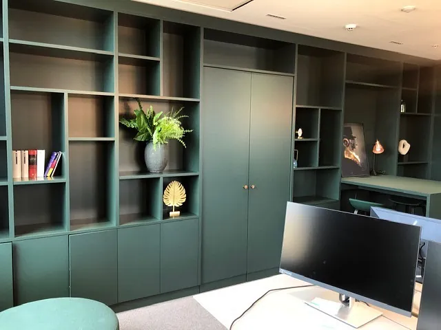 Bilde av kontorinnredning