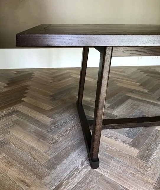 Enden av et langbord