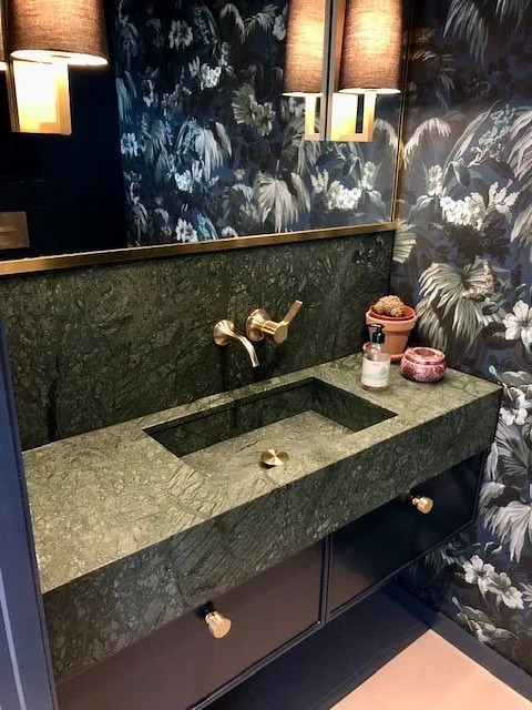 Bilde av interiør på bad